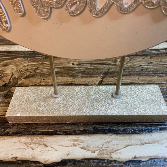 Meet me under the mistletoe table top/ shelf décor MDF NWOT - Picture 5 of 10